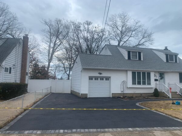 Asphalt Driveway in Amityville, Suffolk County